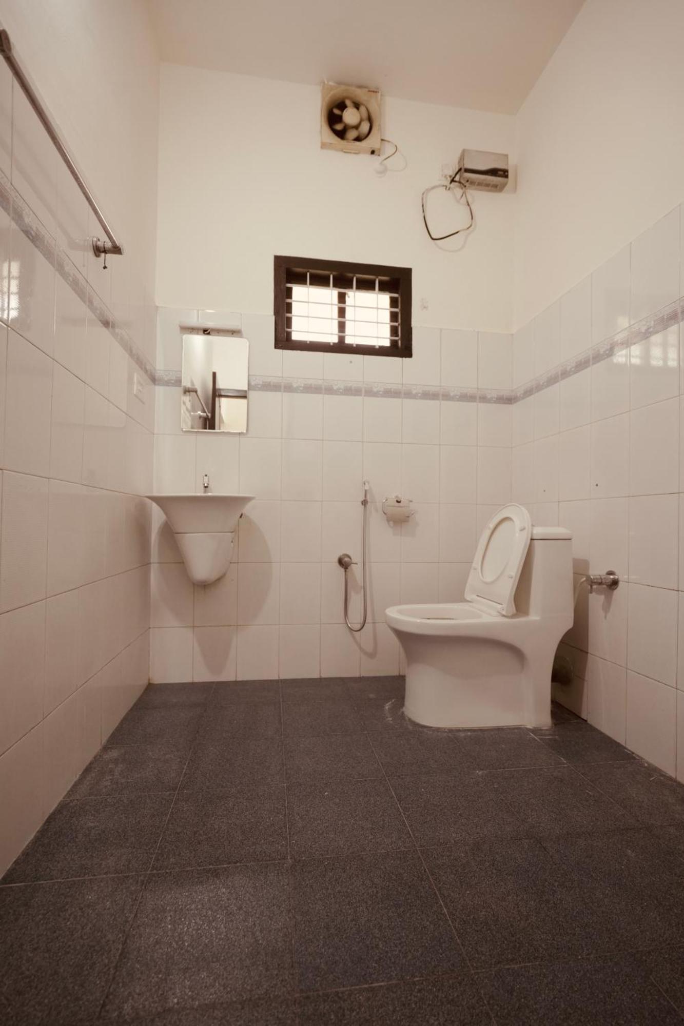 Daffodils Inn Alappuzha ภายนอก รูปภาพ