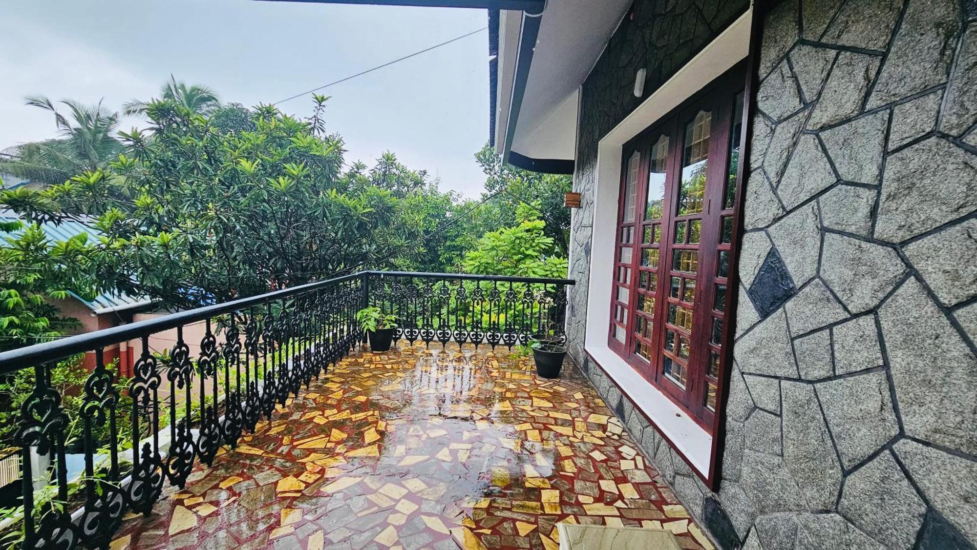 Daffodils Inn Alappuzha ภายนอก รูปภาพ
