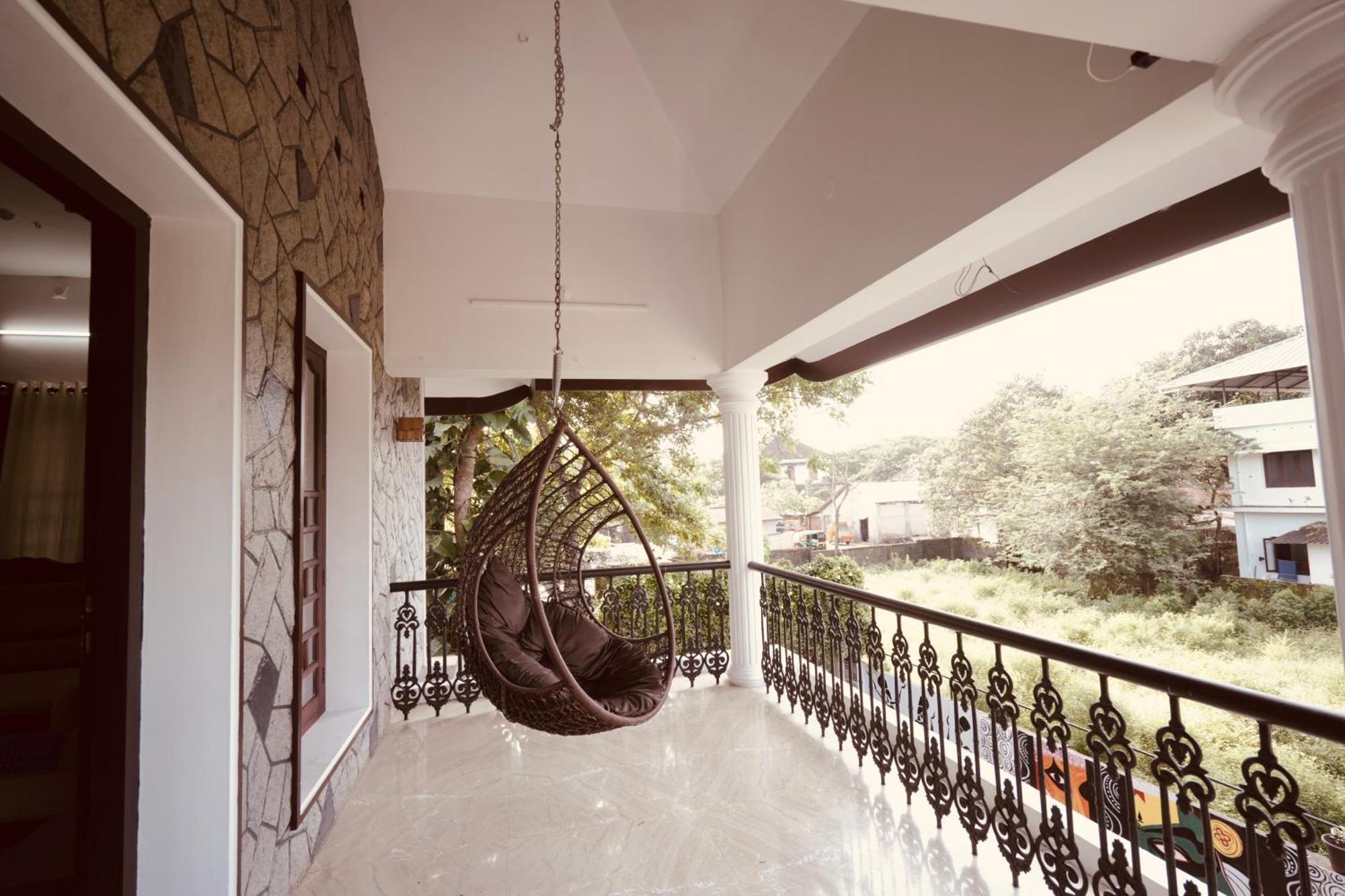 Daffodils Inn Alappuzha ภายนอก รูปภาพ